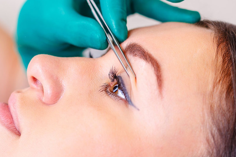 Eyelid Surgery: Achieve a Youthful Look with Piya Health Care